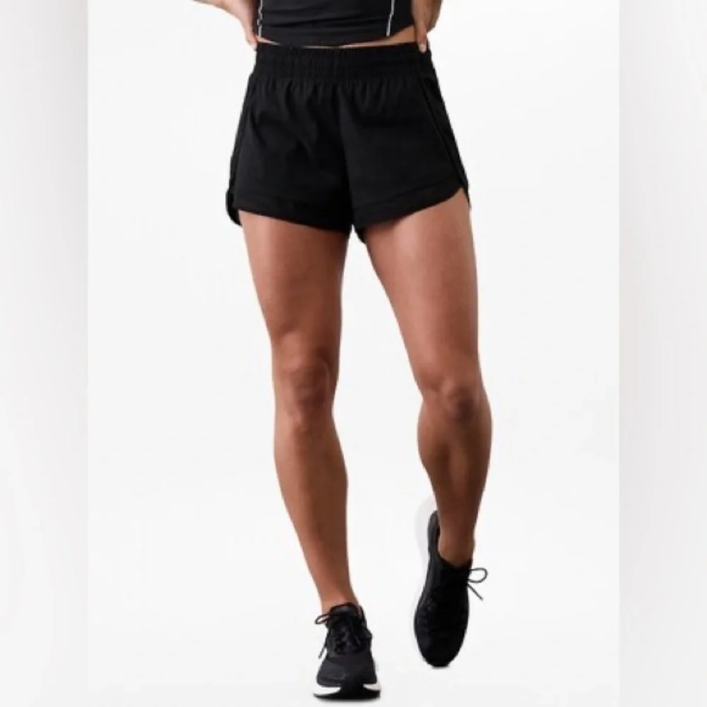ATHLETA MESH RACER RUN 4” SHORTS - Picture 2 of 12